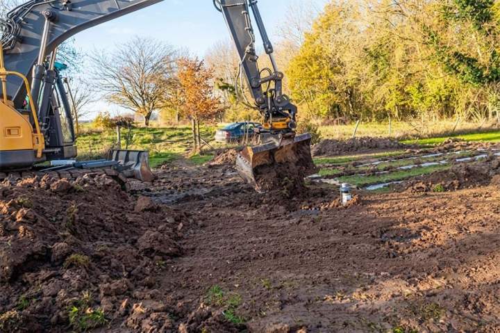 Préparation de terrain pour route Orleans