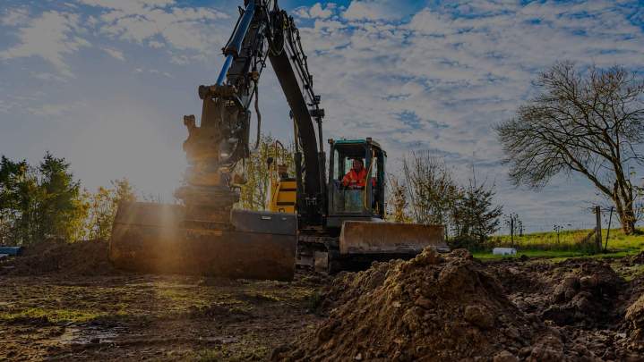 Réservez votre engin de chantier Orleans